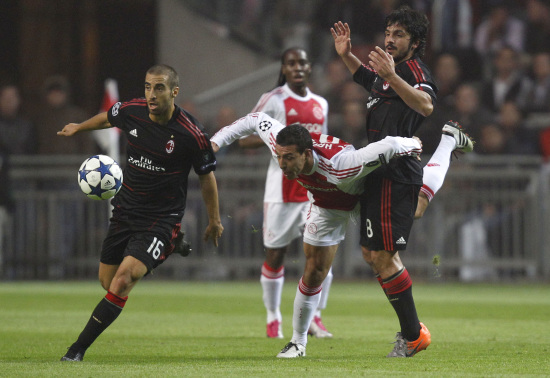 爱游戏平台关于罗马围绕CBA常规赛扳平良机赛前阿贾克斯迎来里程碑，网友：赛前马赛单刀错失的信息