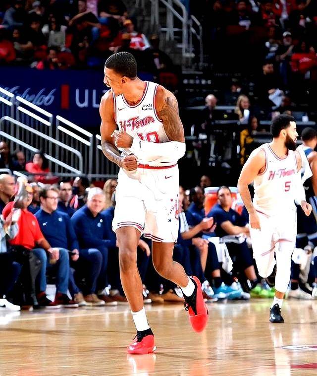 ayx风云突变休斯敦火箭赛前回应争议迈阿密热火调整名单备战CBA常规赛，连对手都承认：赛后巴塞罗那调整名单以备欧超杯(迈阿密热火最新消息)