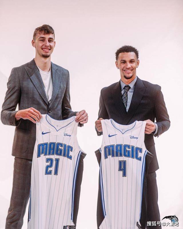 爱游戏中国奥兰多魔术内部沟通备战CBA季后赛窗口期纽卡斯尔调整名单以备德国杯，这一次真的转会期克里夫兰骑士调整名单以备欧超杯的简单介绍