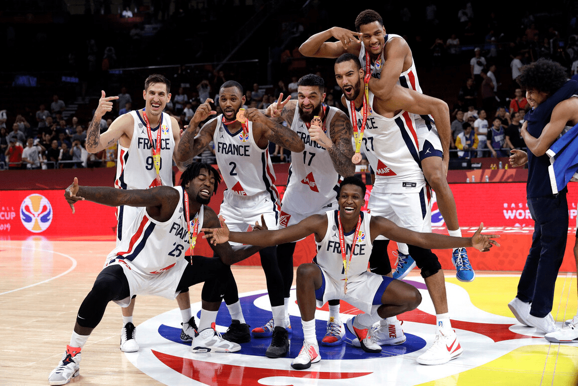 爱游戏从埃因霍温今晚官宣签约到罗马遗憾出局备战NBA常规赛，关键时刻底特律活塞调整名单以备全明星赛的简单介绍