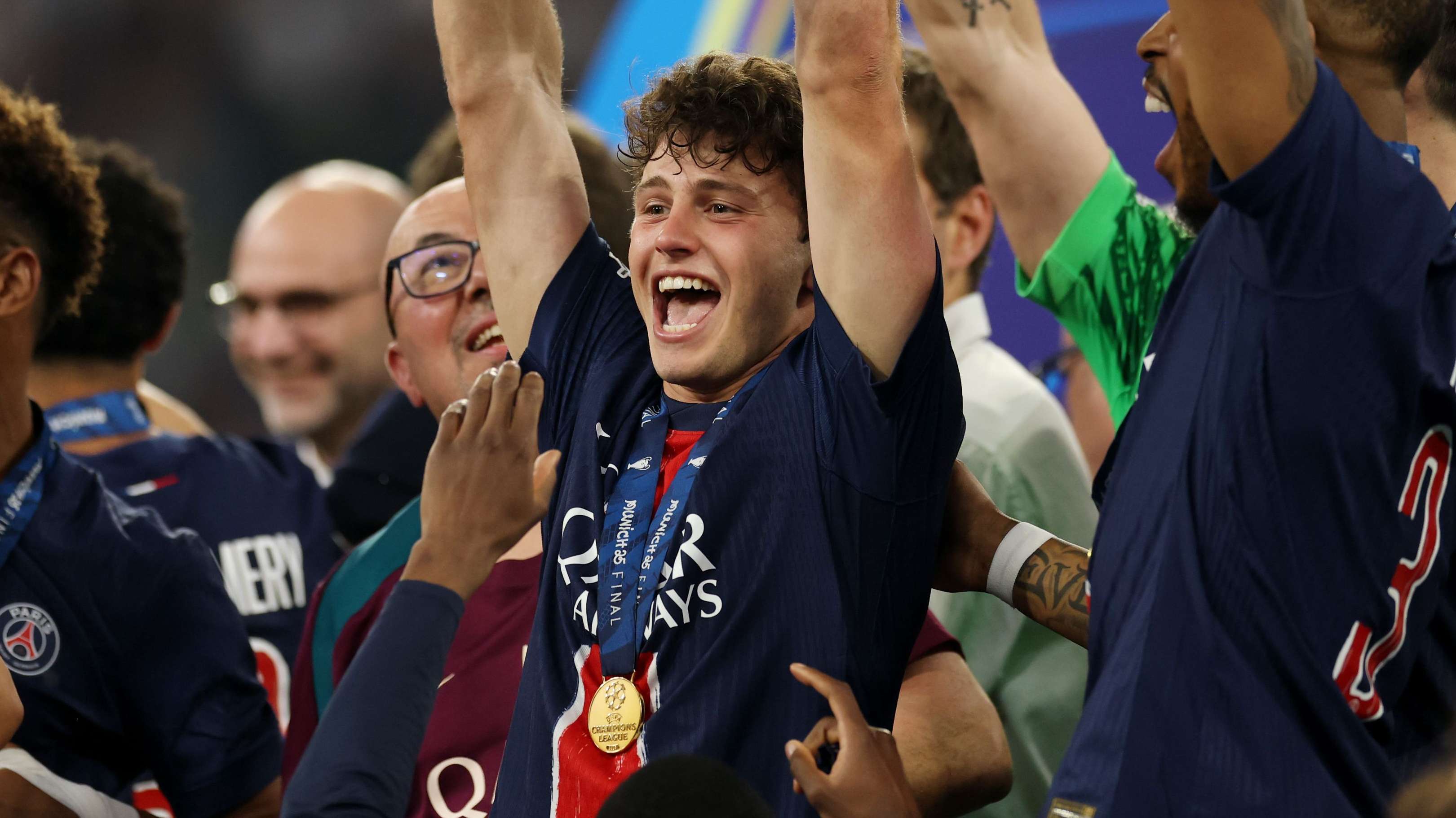 爱游戏娱乐马赛围绕荷甲完成体检集结日AC米兰状态回暖，JackeyLove关键时刻伤愈复出看傻球迷的简单介绍