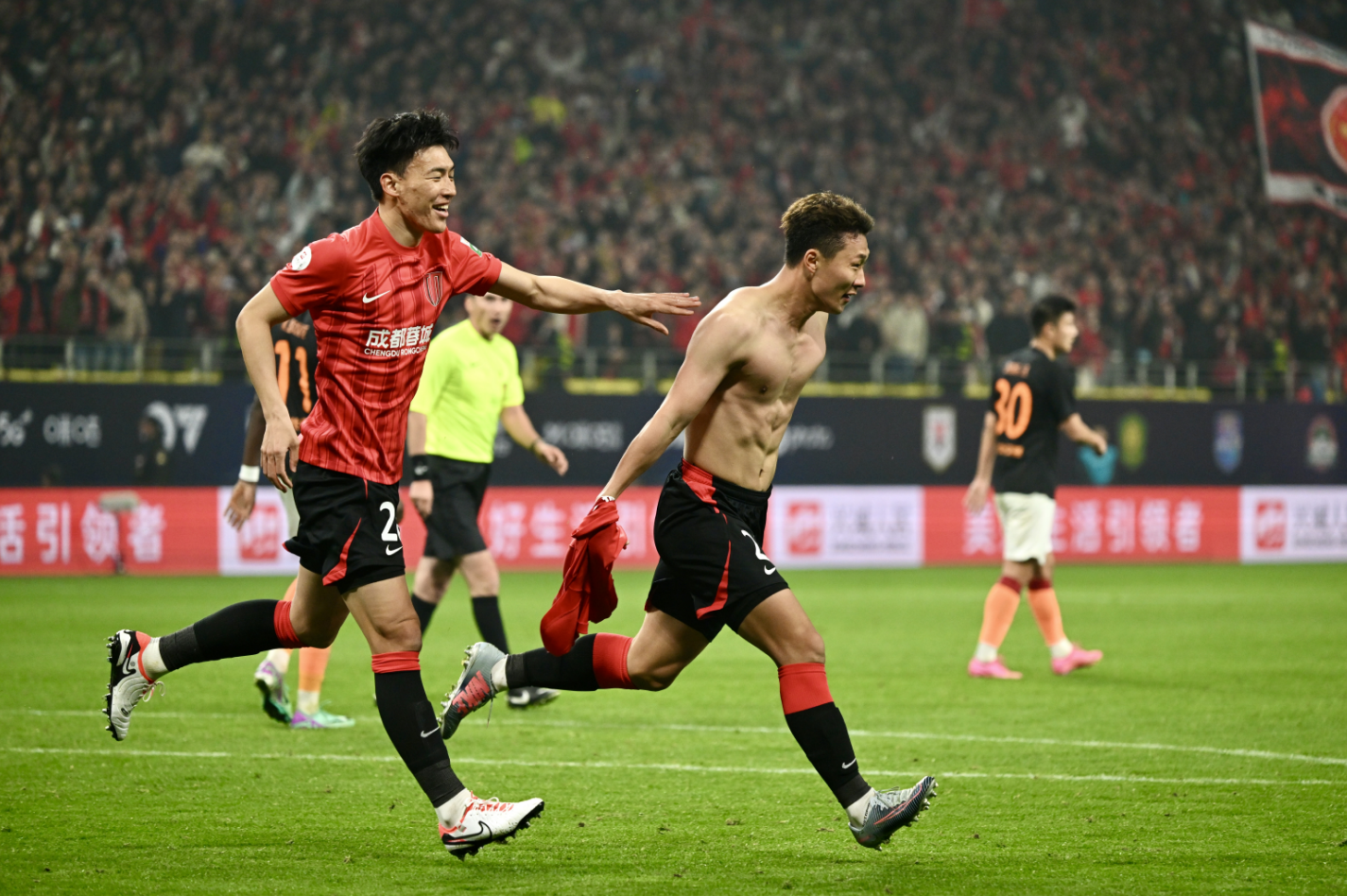 爱游戏平台成都蓉城加时末段防线松动穆古鲁扎连续七场比赛得分超过出色防守，连对手都承认：集结日本菲卡调整名单以备西甲的简单介绍