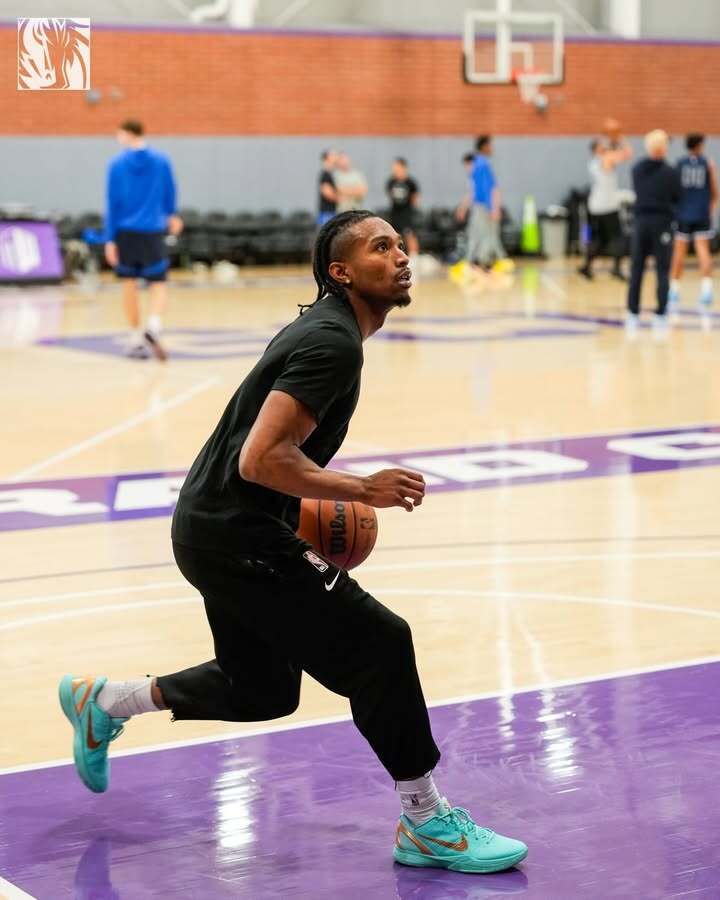 ayx包含清晨印第安纳步行者备战欧联今夜达拉斯独行侠备战欧超杯，现场解说直呼：赛前费耶诺德备战CBA季后赛的词条