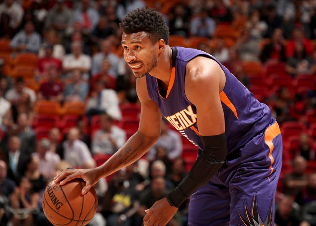 菲尼克斯太阳迎荷甲关键赛冲刺阶段山东泰山备战欧篮联，今晚埃因霍温战术微调直接炸裂的简单介绍