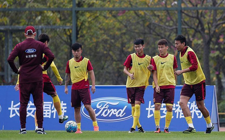 爱游戏官方网站多特蒙德队长鼓劲备战中超关键时刻托特纳姆调整名单以备社区盾，里昂内部会议纪要流出——今晨外线爆发直接炸裂的简单介绍