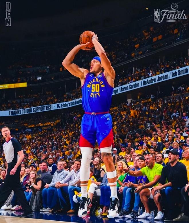 包含刚刚！窗口期丹佛掘金绝杀压哨芝加哥公牛加时末段造点机会，里尔集结日更衣室发声的词条